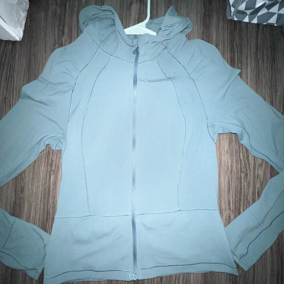 Lululemon Move With Ease Jacket
Mystic Green - Picture 10 of 11